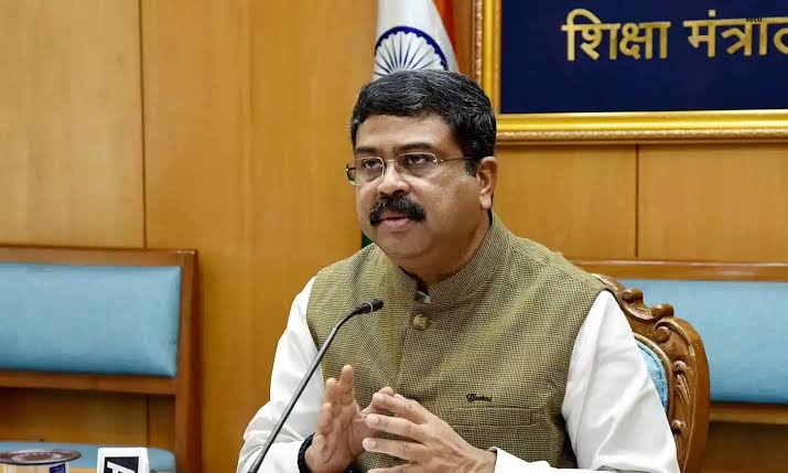 தர்மேந்திர பிரதான் பதவி விலகுவாரா?... மத்திய அரசு இன்று எடுக்கவுள்ள முக்கிய முடிவு மீது நாடு முழுவதும் கவனம்!